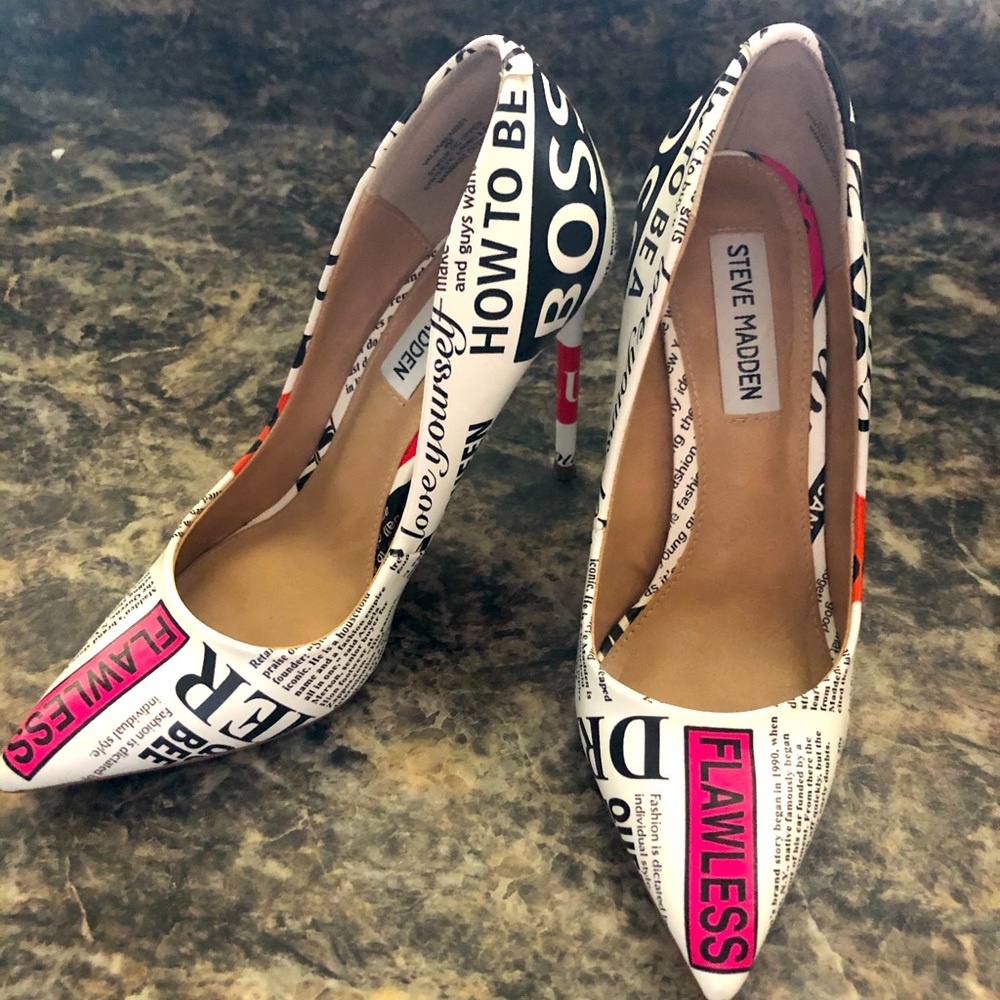 Steve Madden newspaper pump